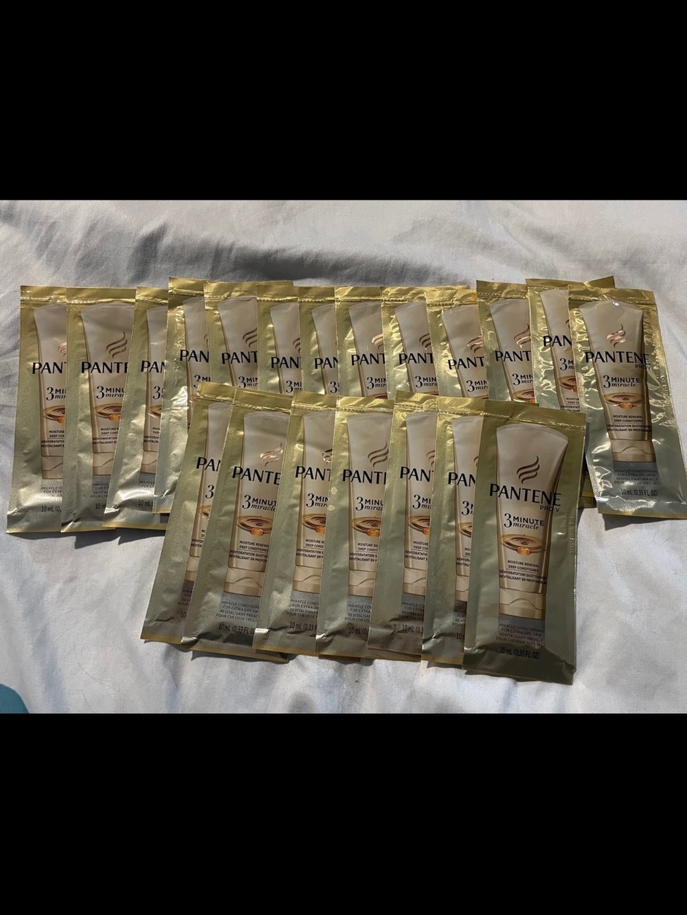 20 Pantene 3 Minute Miracle Deep Conditioner Sachets - Single-Use Treatment